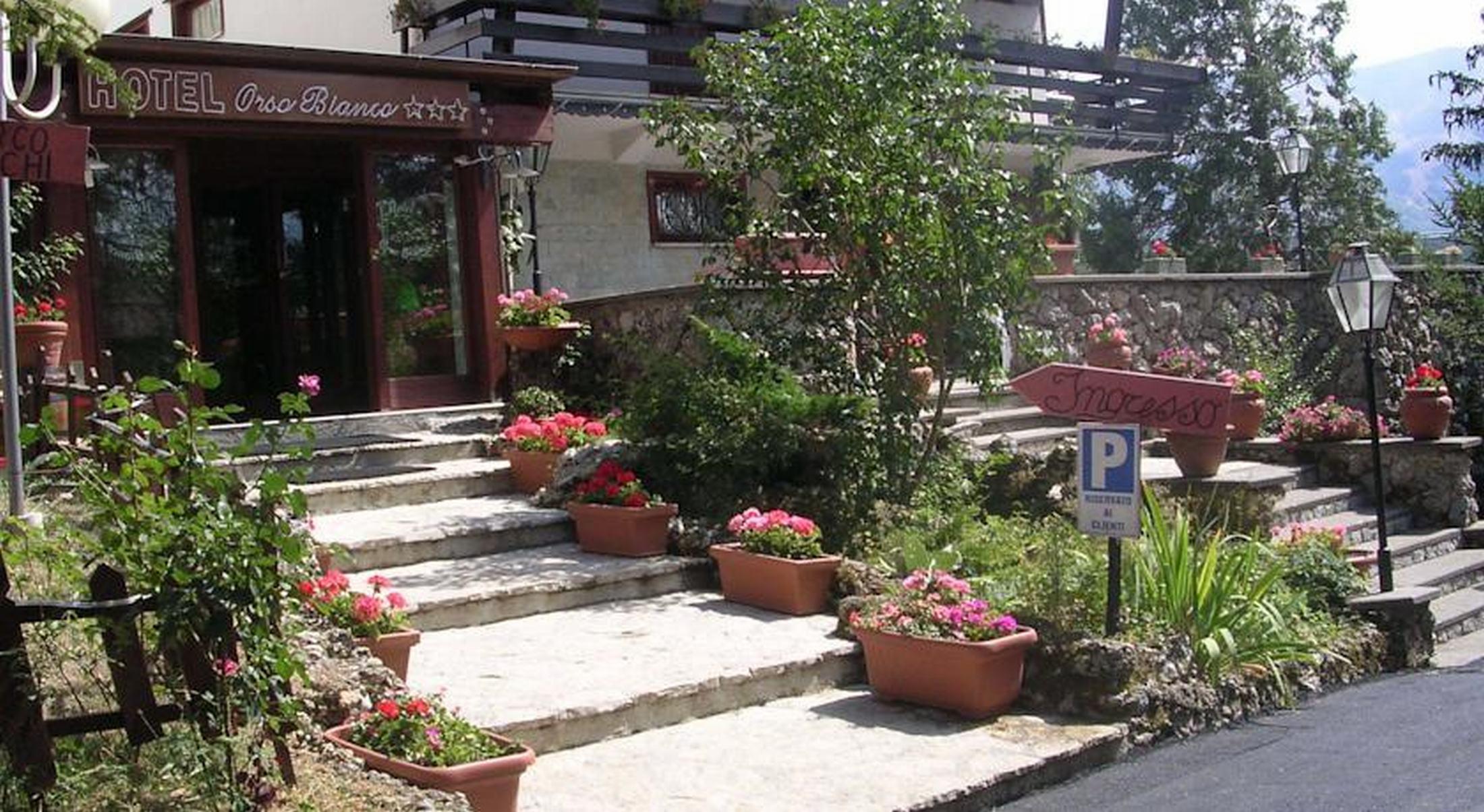 Hotel Orso Bianco Pescasseroli Eksteriør billede