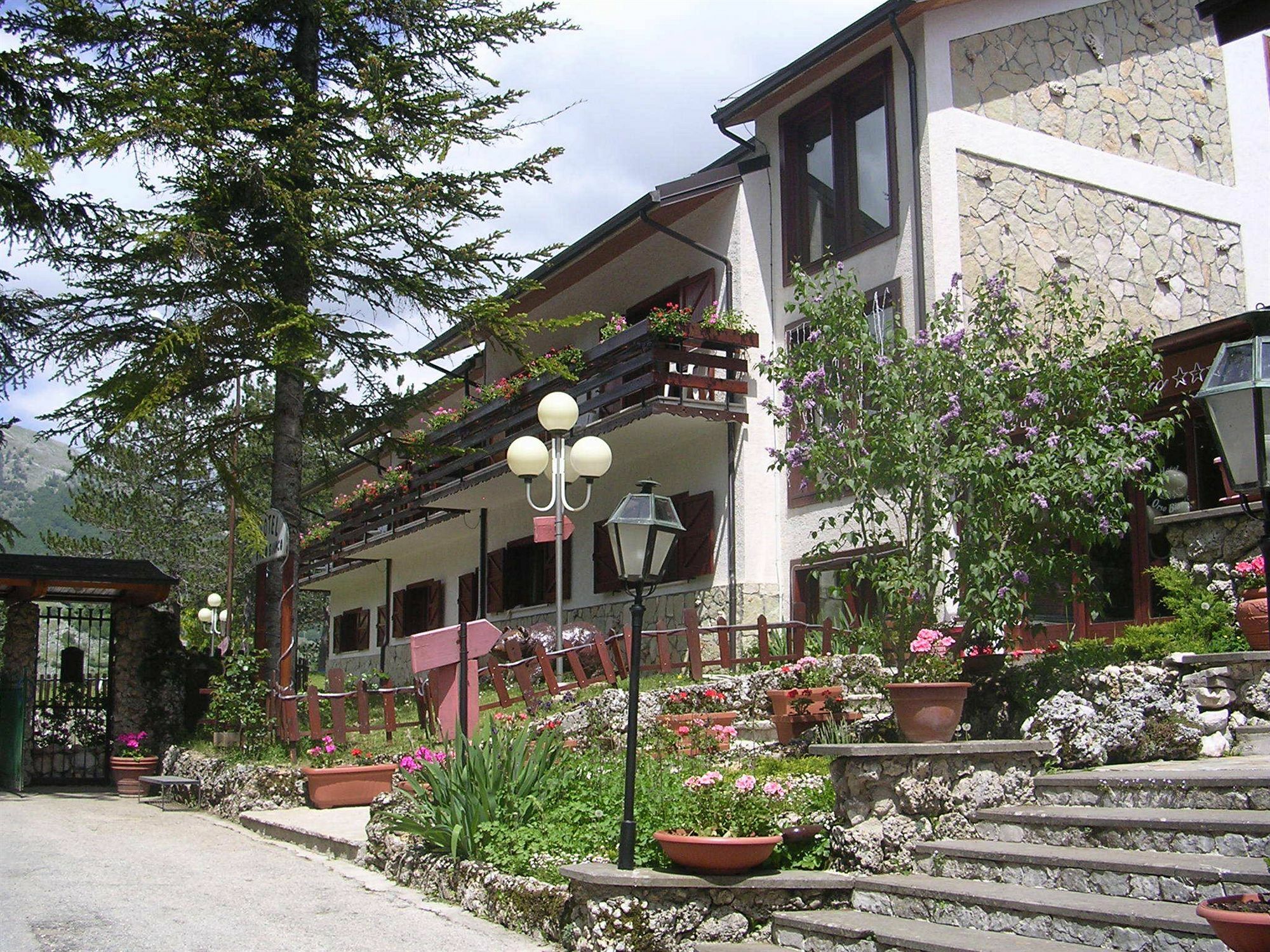 Hotel Orso Bianco Pescasseroli Eksteriør billede